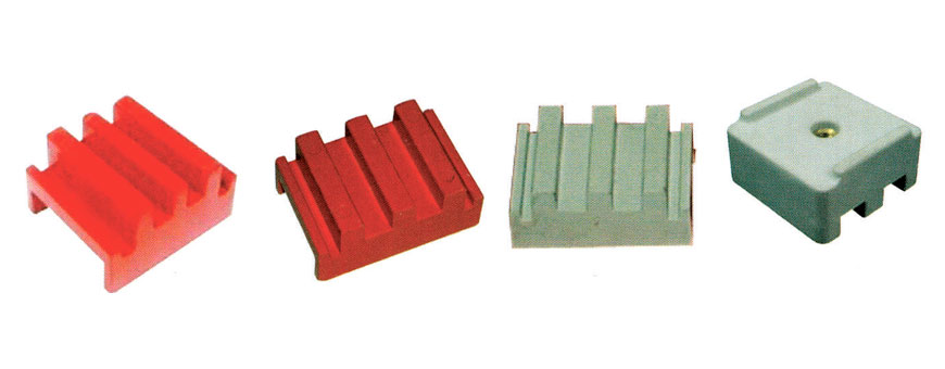 grip-type-insulator-for-vertical-busbars